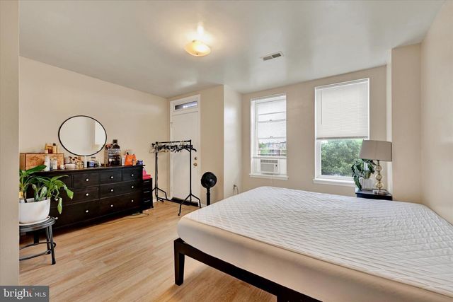 2072 LINDEN AVE, Baltimore, MD 21217