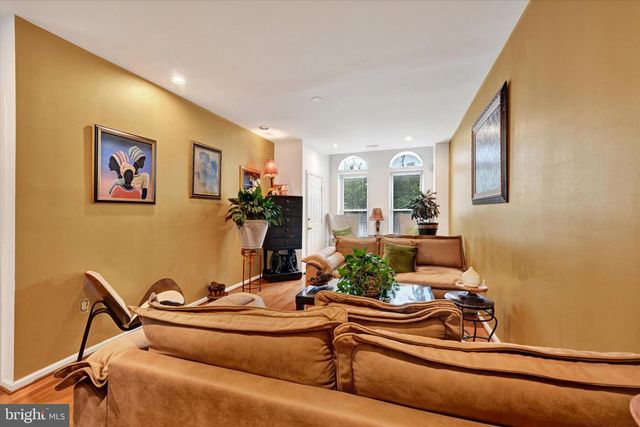 2072 LINDEN AVE, Baltimore, MD 21217