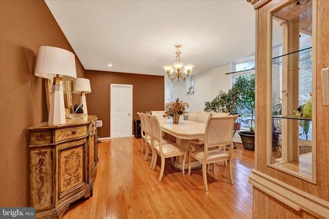 2072 LINDEN AVE, Baltimore, MD 21217