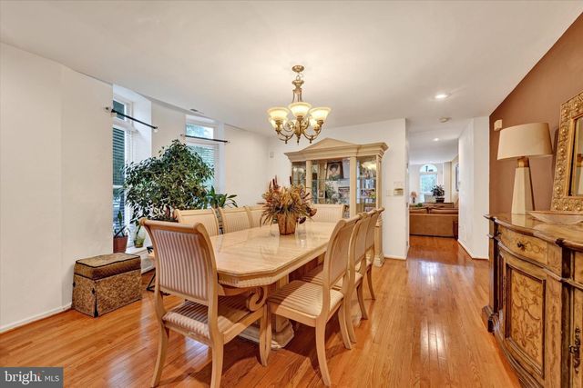 2072 LINDEN AVE, Baltimore, MD 21217