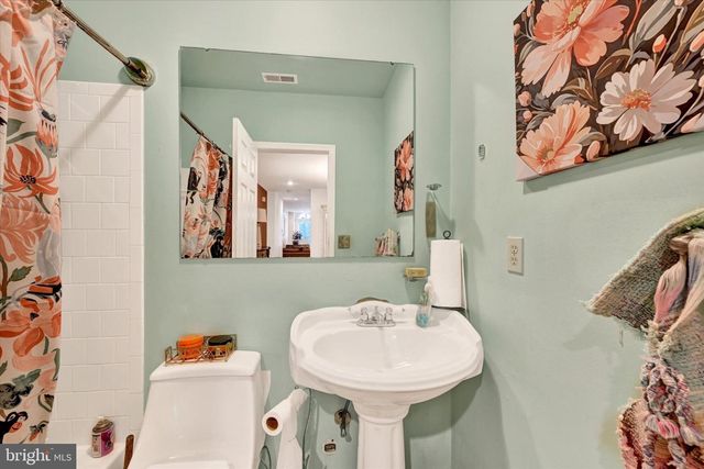2072 LINDEN AVE, Baltimore, MD 21217