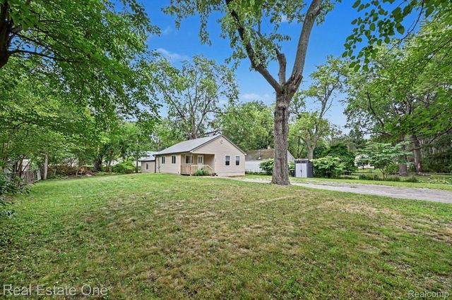 3630 Highland Boulevard, Highland Charter Township, MI 48356