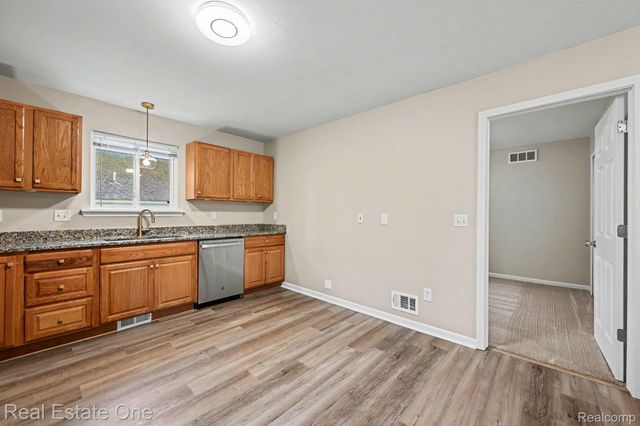 3630 Highland Boulevard, Highland Charter Township, MI 48356