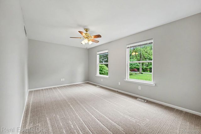 3630 Highland Boulevard, Highland Charter Township, MI 48356