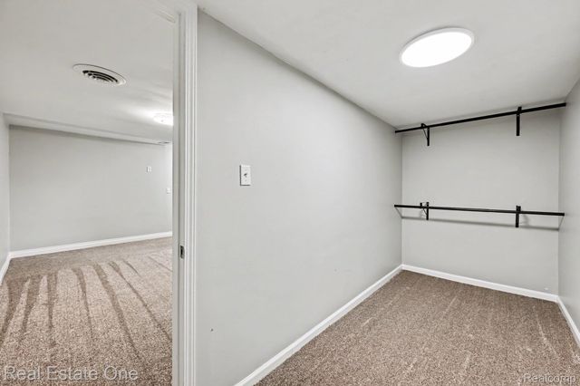 3630 Highland Boulevard, Highland Charter Township, MI 48356