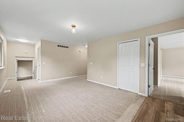 3630 Highland Boulevard, Highland Charter Township, MI 48356