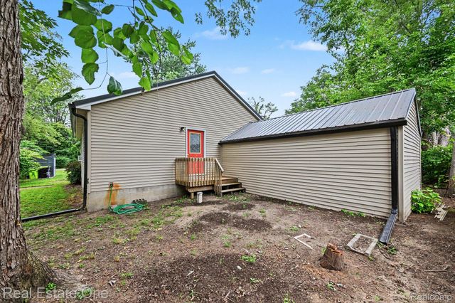 3630 Highland Boulevard, Highland Charter Township, MI 48356
