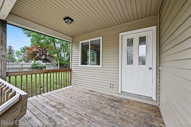 3630 Highland Boulevard, Highland Charter Township, MI 48356