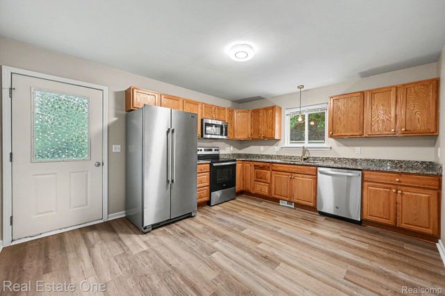 3630 Highland Boulevard, Highland Charter Township, MI 48356
