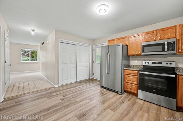 3630 Highland Boulevard, Highland Charter Township, MI 48356