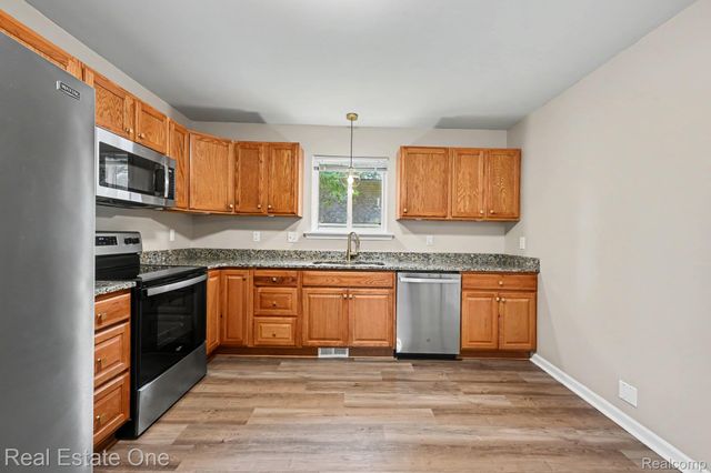 3630 Highland Boulevard, Highland Charter Township, MI 48356