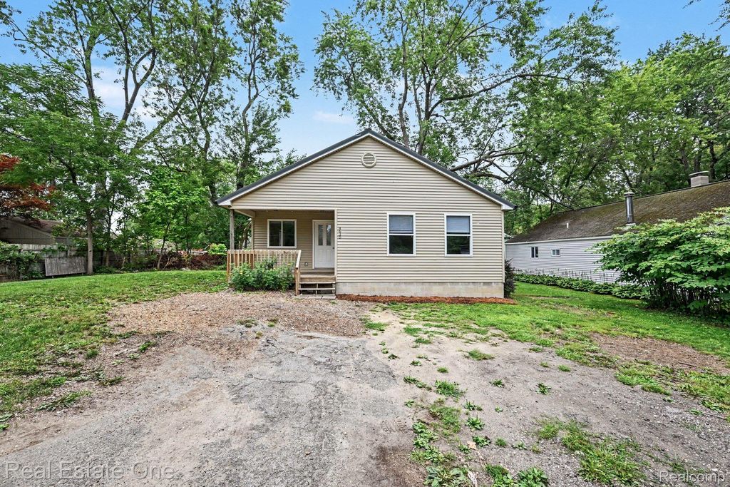 3630 Highland Boulevard, Highland Charter Township, MI 48356
