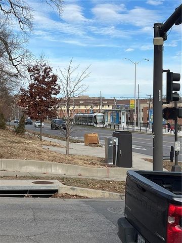 5100 Brookside Boulevard, Kansas City, MO 64112