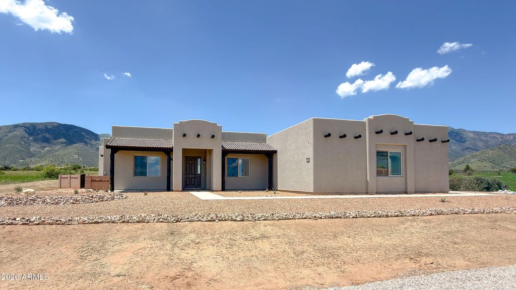 Image 1 of property listing at 9256 S Hackney Place LOT 42, Hereford, AZ 85615