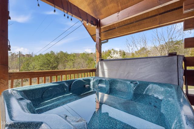 2355 Wingspan Drive, Sevierville, TN 37876