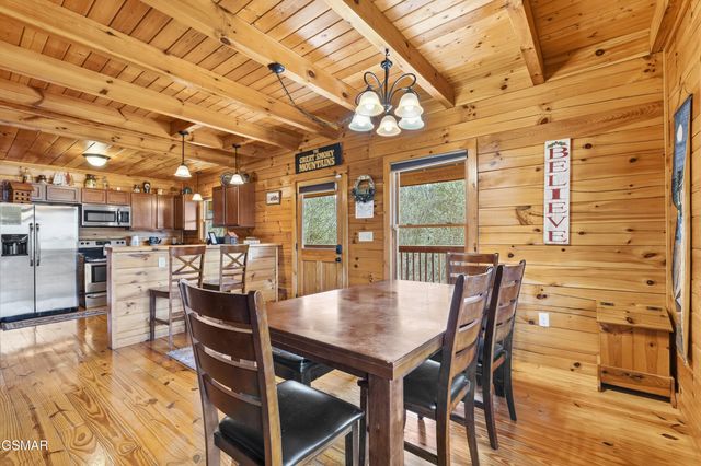 2355 Wingspan Drive, Sevierville, TN 37876