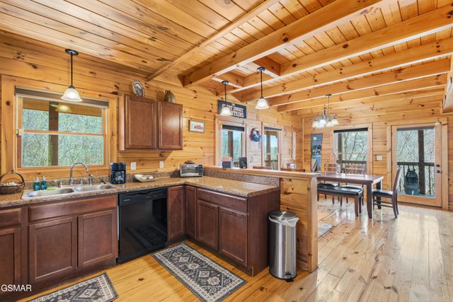 2355 Wingspan Drive, Sevierville, TN 37876