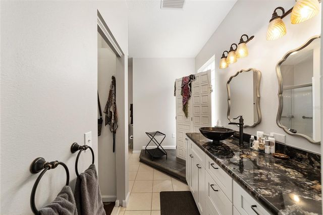 5751 NW 25TH LOOP, Ocala, FL 34482