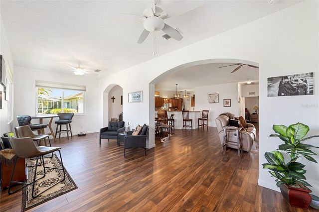 5751 NW 25TH LOOP, Ocala, FL 34482