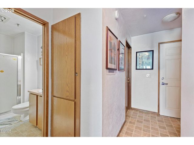 507 Nw ALPINE St 204, Newport, OR 97365