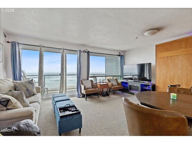 507 Nw ALPINE St 204, Newport, OR 97365