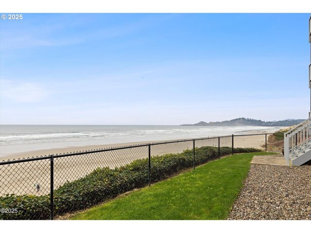 507 Nw ALPINE St 204, Newport, OR 97365