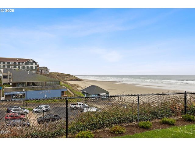 507 Nw ALPINE St 204, Newport, OR 97365