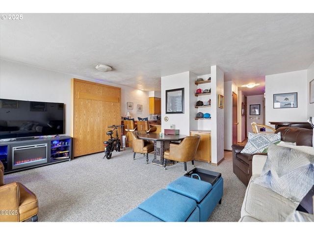 507 Nw ALPINE St 204, Newport, OR 97365