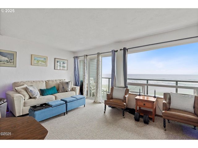 507 Nw ALPINE St 204, Newport, OR 97365