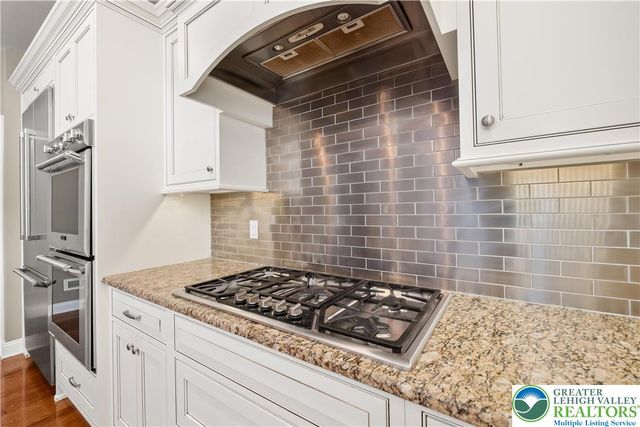 1970 Carriage Knoll Drive, Bethlehem City, PA 18015