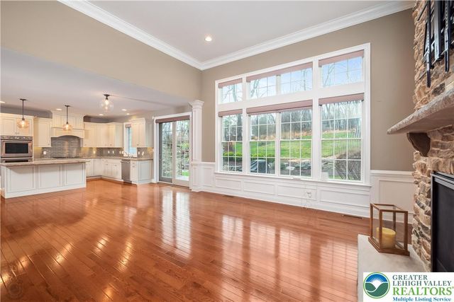 1970 Carriage Knoll Drive, Bethlehem City, PA 18015
