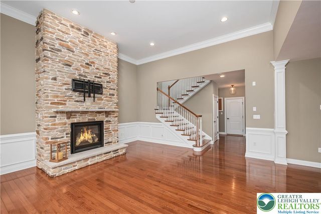 1970 Carriage Knoll Drive, Bethlehem City, PA 18015