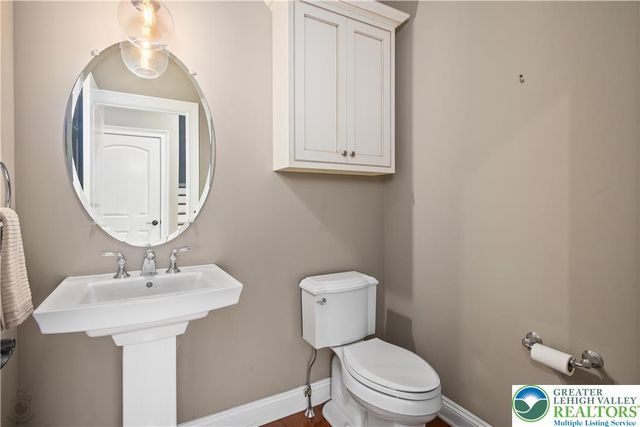 1970 Carriage Knoll Drive, Bethlehem City, PA 18015