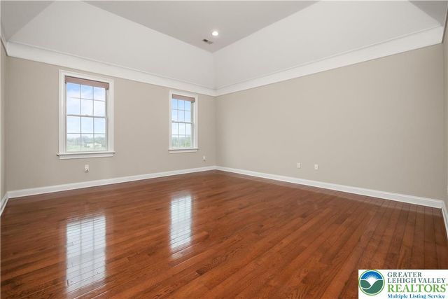 1970 Carriage Knoll Drive, Bethlehem City, PA 18015
