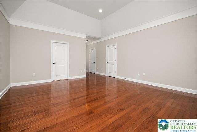 1970 Carriage Knoll Drive, Bethlehem City, PA 18015