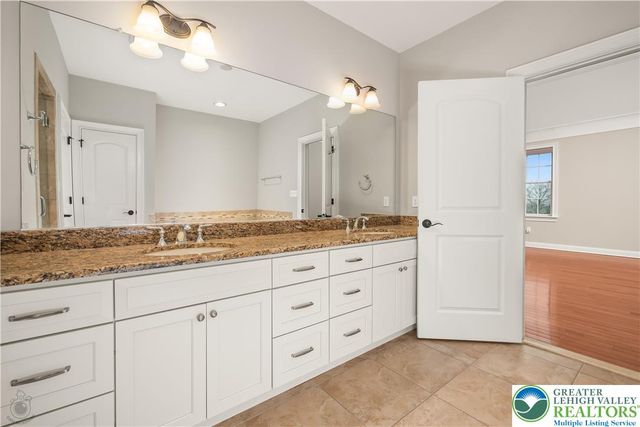 1970 Carriage Knoll Drive, Bethlehem City, PA 18015