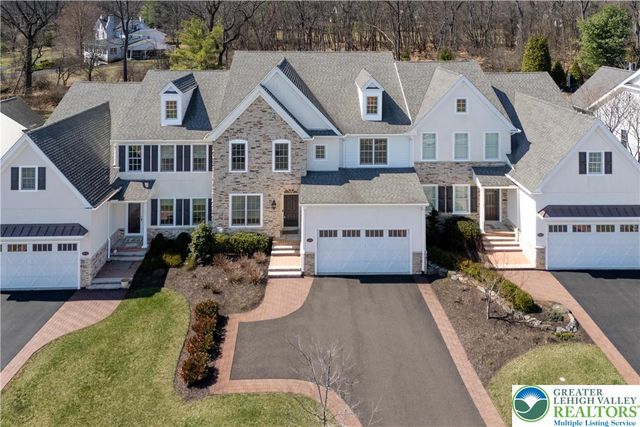 1970 Carriage Knoll Drive, Bethlehem City, PA 18015