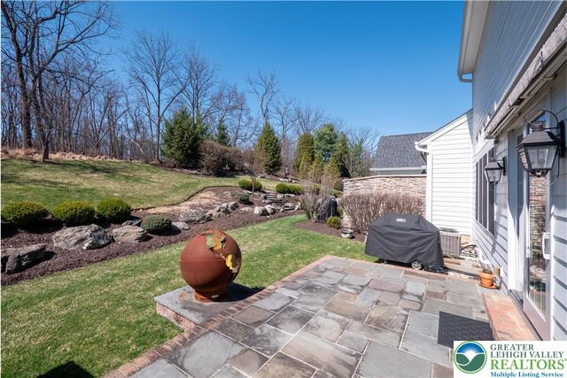 1970 Carriage Knoll Drive, Bethlehem City, PA 18015