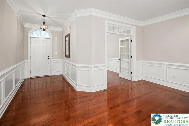 1970 Carriage Knoll Drive, Bethlehem City, PA 18015