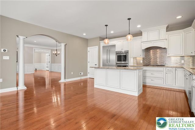 1970 Carriage Knoll Drive, Bethlehem City, PA 18015