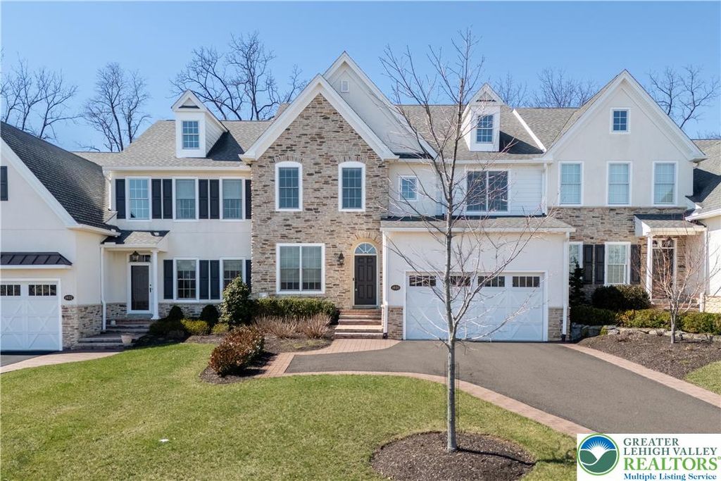 1970 Carriage Knoll Drive, Bethlehem City, PA 18015