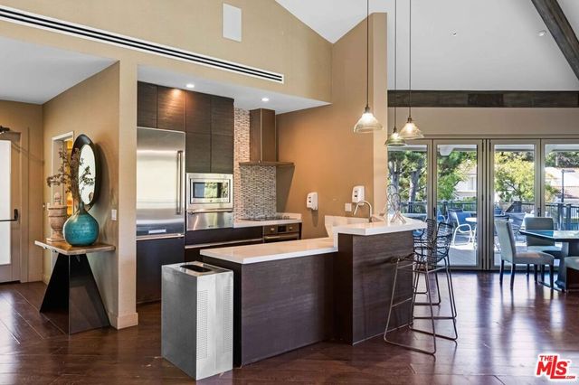 2628 Claray Drive, Los Angeles, CA 90077