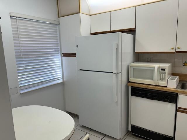 109 Lake Susan Drive, West Palm Beach, FL 33411