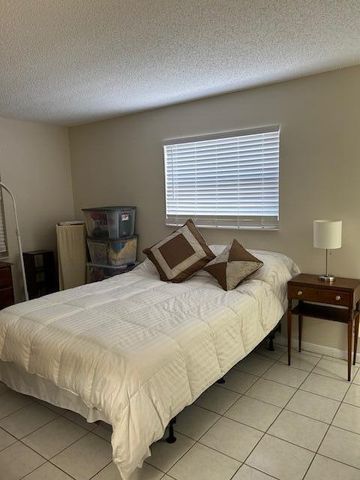 109 Lake Susan Drive, West Palm Beach, FL 33411