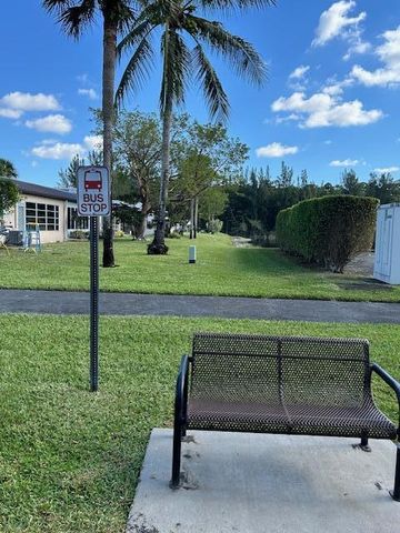 109 Lake Susan Drive, West Palm Beach, FL 33411