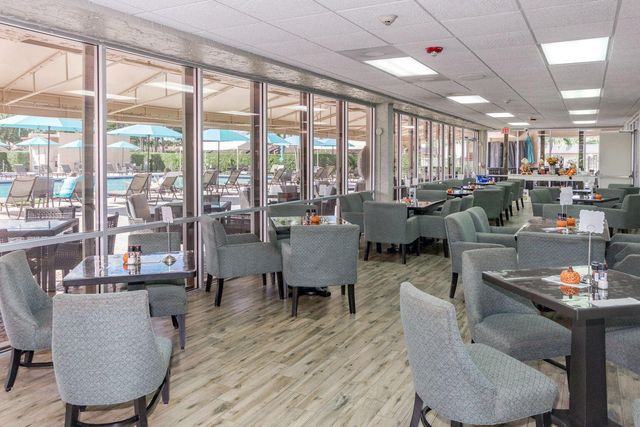 109 Lake Susan Drive, West Palm Beach, FL 33411