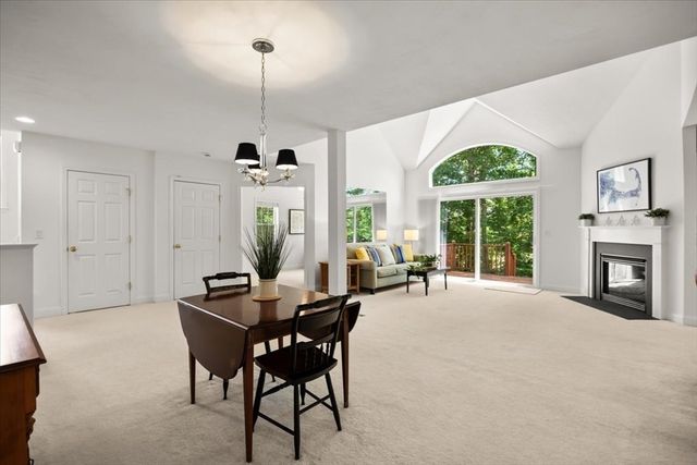 9 Blue Meadow Ct 9, Bourne, MA 02532