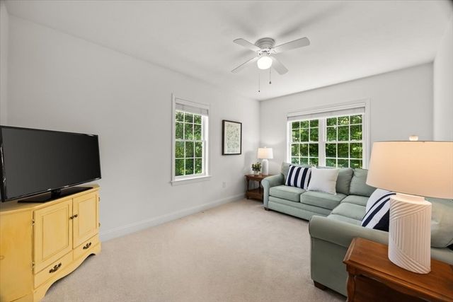 9 Blue Meadow Ct 9, Bourne, MA 02532