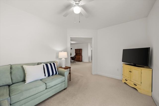 9 Blue Meadow Ct 9, Bourne, MA 02532