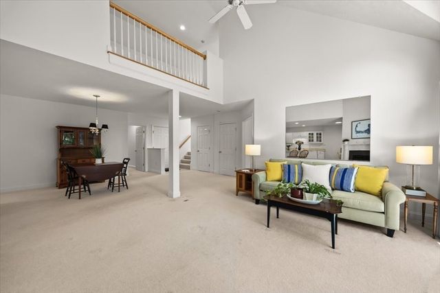 9 Blue Meadow Ct 9, Bourne, MA 02532